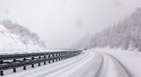 U Gorskom kotaru pada snijeg, meteorologinja snimila video