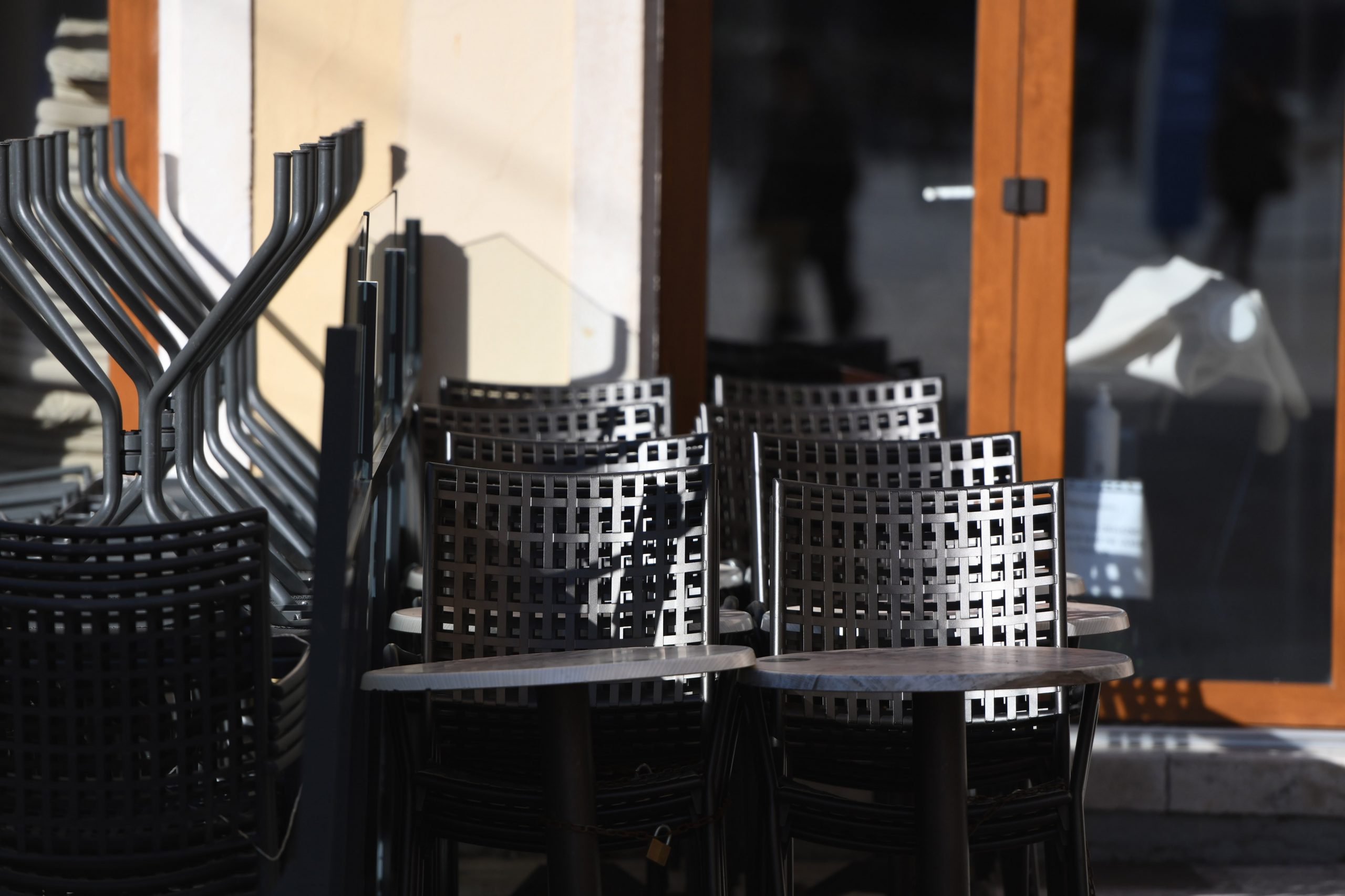 26.01.2021., Sibenik - Vlasnici zatvorenih kafica i restorana iscekuju novo popustanje mjera stozera civilne zastite.
Photo: Hrvoje Jelavic/PIXSELL