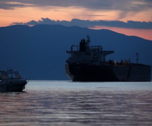 25.09.2016., Omisalj - Tanker na vezu u Omislju. 
Photo: Boris Scitar/Vecernji list/PIXSELL