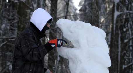 Valloire: Ni pandemija nije spriječila tradicionalno natjecanje u izradi skulptura od snijega