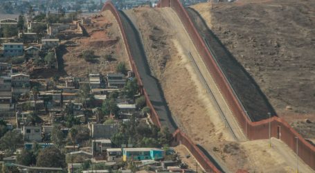SAD: Biden zaustavio financiranje Trumpovog zida na granici s Meksikom