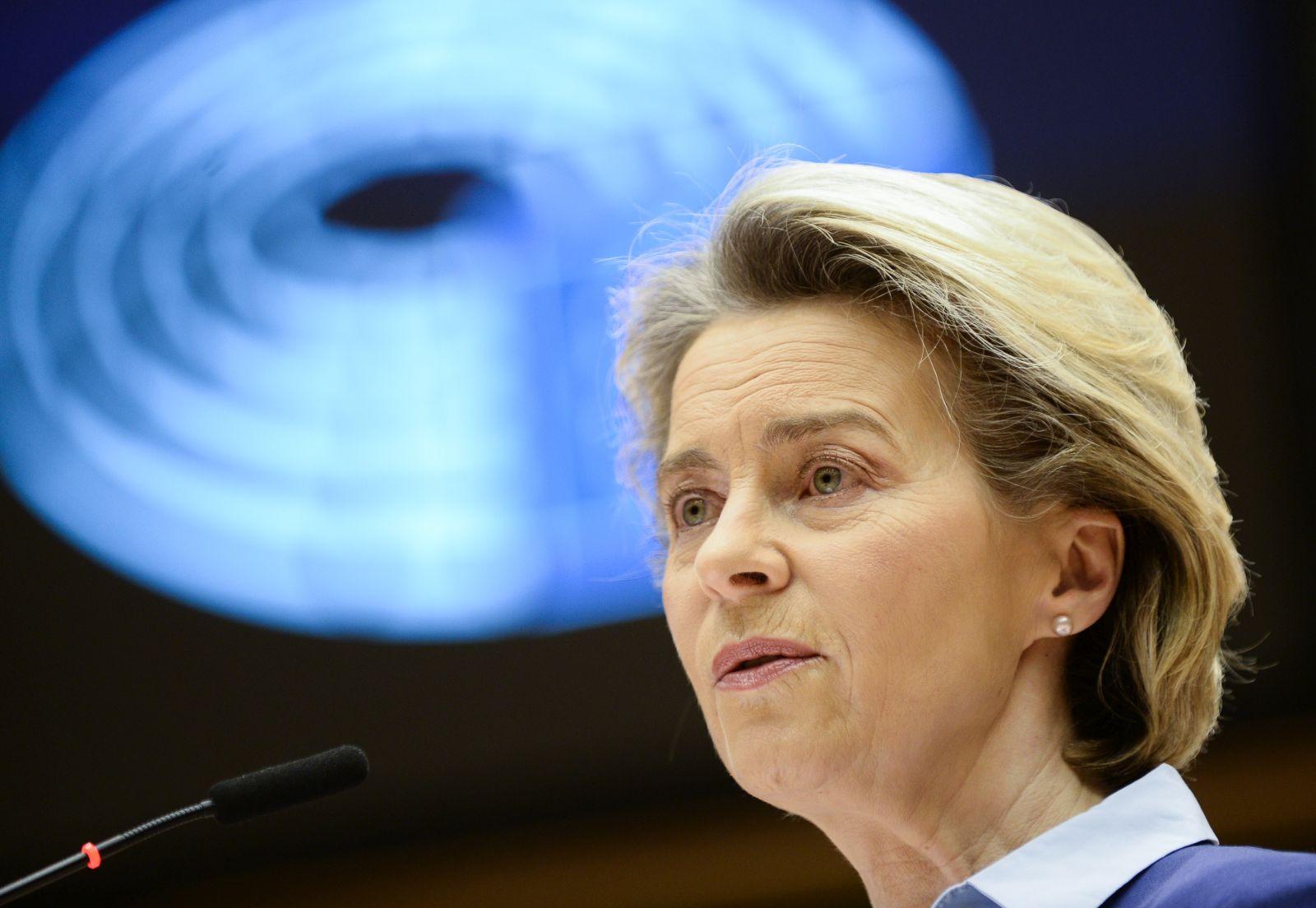 epa09000550 European Commission President Ursula von der Leyen speaks during the debate on the state of play of the EU's coronavirus disease (COVID-19) vaccination strategy, at the European Parliament in Brussels, Belgium, 10 February 2021.  EPA/JOHANNA GERON / POOL