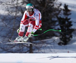 epaselect epa09011478 Vincent Kriechmayr of Austria speeds down the slope during the Men's Downhill race at the FIS Alpine Skiing World Championships in Cortina d'Ampezzo, Italy, 14 February 2021.  EPA/ANDREA SOLERO