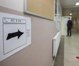 20.12.2020.,Mostar - Nakon 12 godina, otvorena biralista za lokalne izbore
Photo: Denis Kapetanovic/PIXSELL