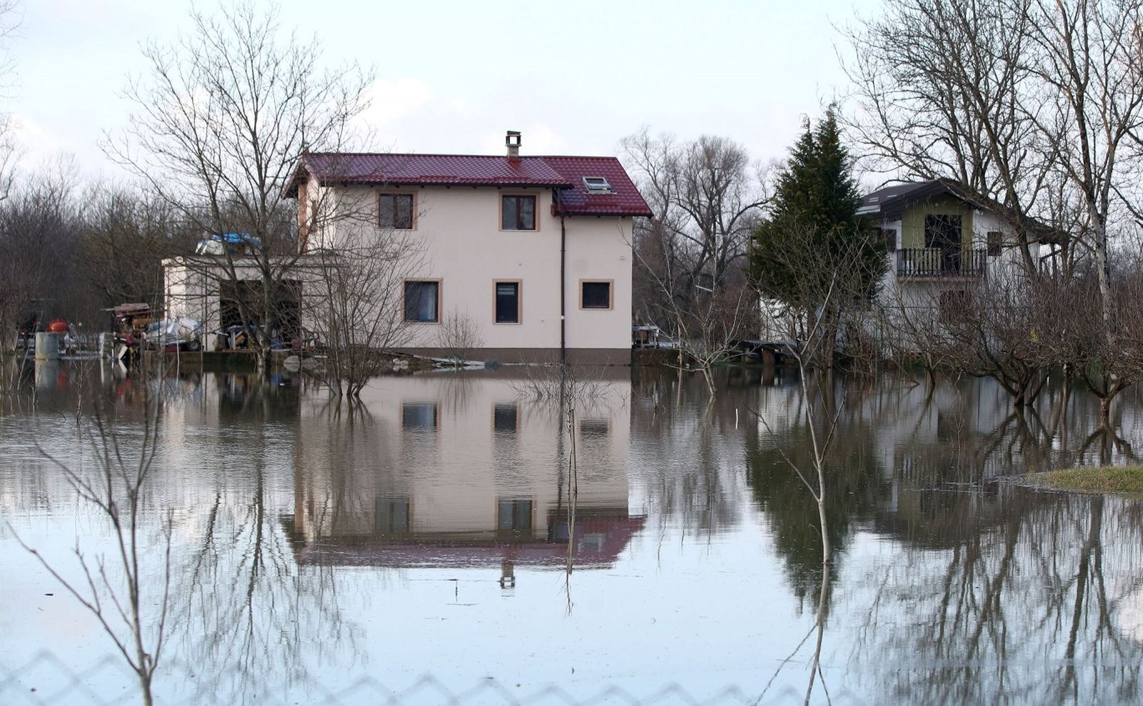 26.01.2021., Zazina - Vodostaj rijeke Kupe je u porastu te je poplavljeno nekoliko kuca u Zazini i cesti prema Maloj Gorici.
Photo: Igor Kralj/PIXSELL