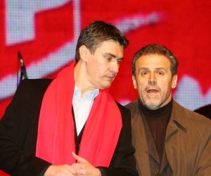 22.11.2007., Zavrsni predizborni skup SDP-a odrzan na Trgu bana Josipa Jelacica. Zoran Milanovic i Milan Bandic.
Photo: Zeljko Lukunic/PIXSELL