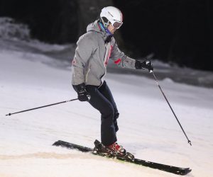 28.01.2021., Zagreb - Otvoreno nocno skijanje na Sljemenu od 19 do 22 sata. Na skijalistu je ograniceno 1000 skijasa. Photo: Luka Stanzl/PIXSELL