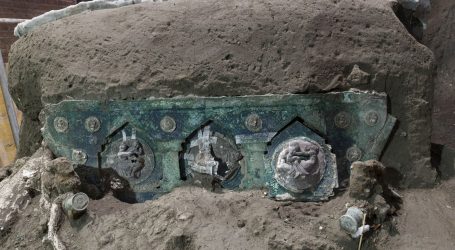 Pompeji: Pronađena neoštećena kočija s erotskim scenama. Koristila ju je rimska elita za ceremonijalne prigode