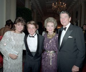 10/8/1985 The Reagans with Michael J. Fox and Nancy McKeon at a State Dinner for Prime Minister Lee Kuan Yew of Singapore