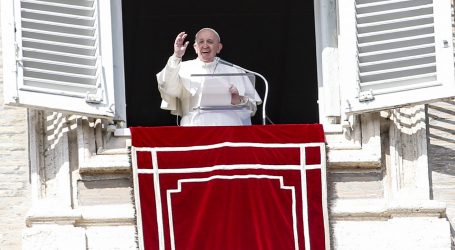 Papa uoči 10. godišnjice početka sukoba u Siriji molio za mir