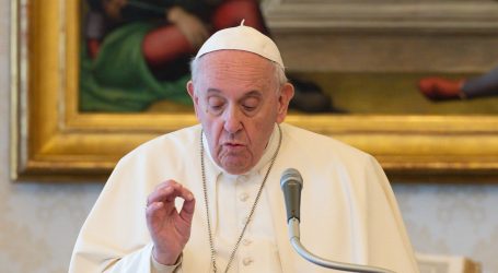 Papa naredio smanjenje plaća kardinala i svećenika, spašava obične zaposlenike
