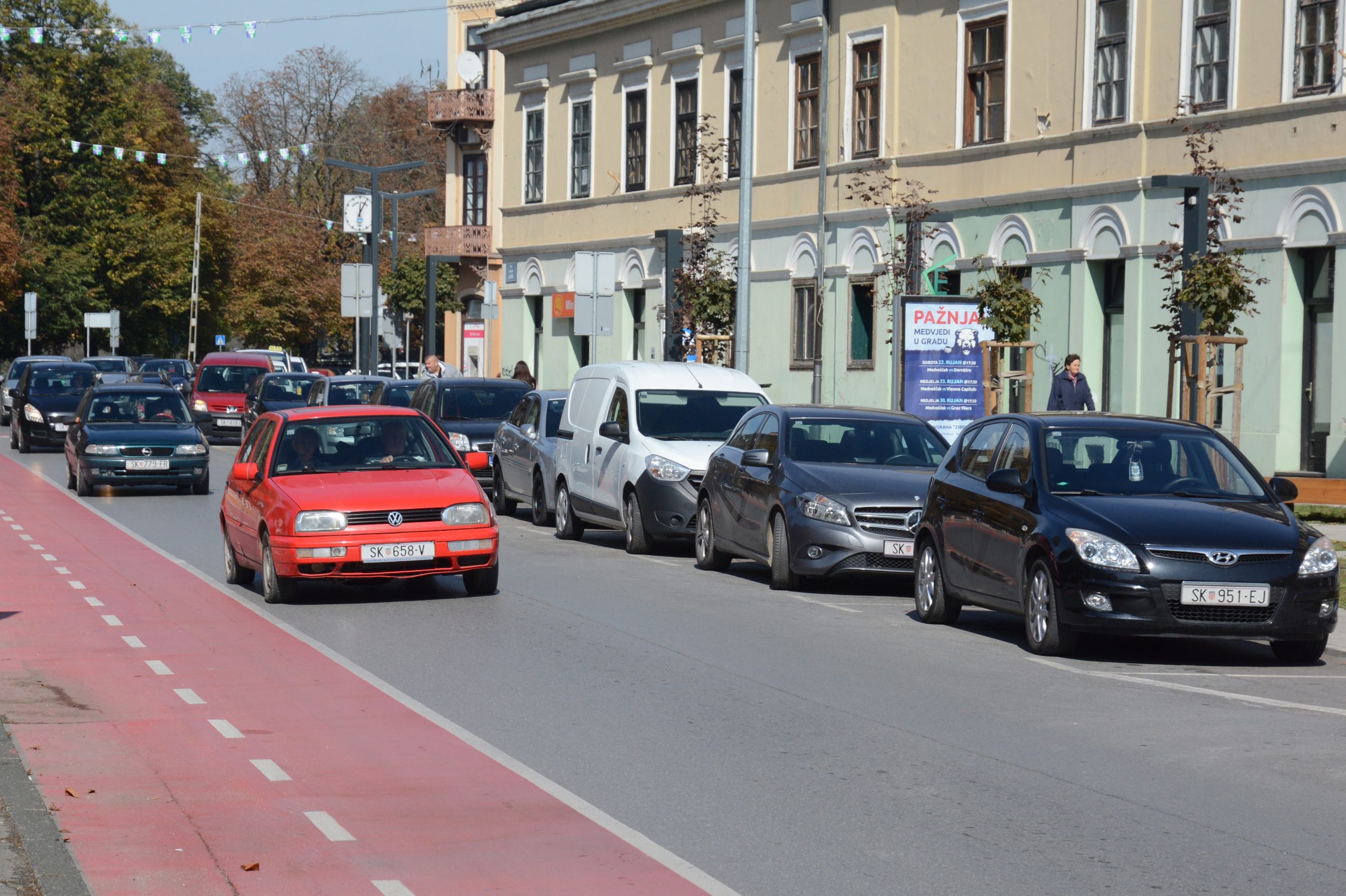 Sisak: Rimska ulica najprometnija je u gradu 04.10.2018., Sisak - Rimska ulica najprometnija je u gradu. Photo: Nikola Cutuk/PIXSELL