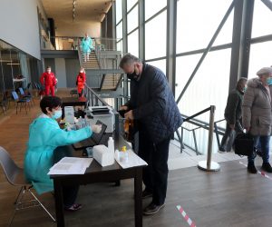 06.03.2021.; Rijeka - U sportskom centru Zamet pocelo je masovno cijepljenje gradjana protiv virusa COVID-19.; Photo: Goran Kovacic/PIXSELL