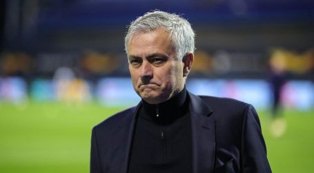 Mourinho ne prihvaća kritike, kaže da je jedan od najvažnijih trenera