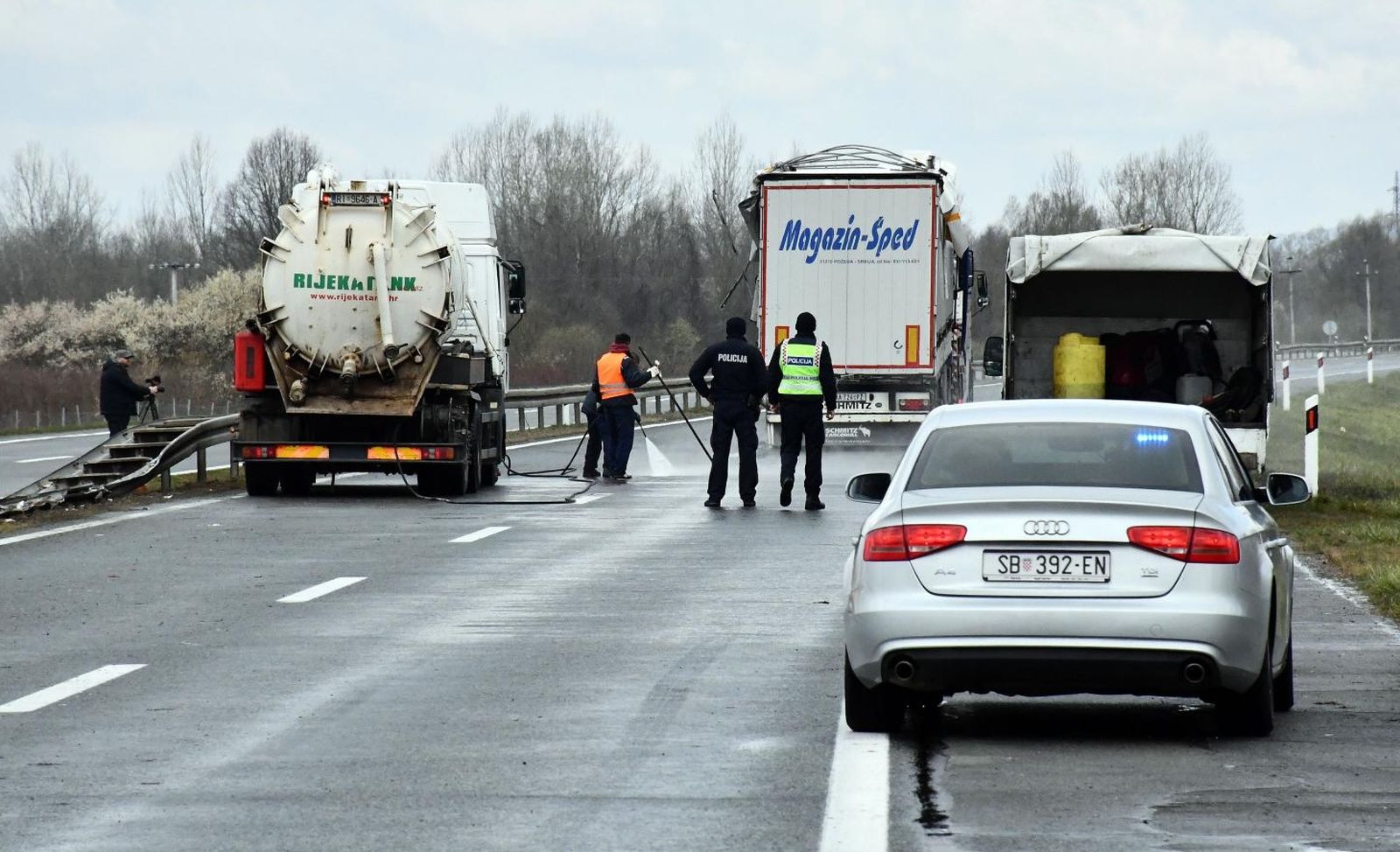 22.03.2021., Okucani - U prevrtanju kamiona srbijanskih registarskih oznaka cetvero ljudi je poginulo. Photo: Ivica Galovic/PIXSELL