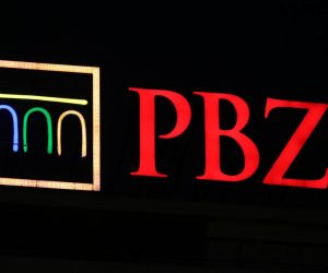 25.08.2015., Split - Svjetleca reklama PBZ-a. 
Photo: Ivo Cagalj/PIXSELL