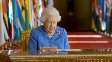 Samo nekoliko sati prije intervjua Harryja i Meghan, kraljica Elizabeta govorila o ‘predanosti i osjećaju dužnosti’