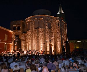 Zadar, 05.07.2012 - Sveèano otvorenje jednog od najstarijih hrvatskih festivala, Meðunarodnog ljetnog glazbenog festivala u Zadru - 52. glazbene veèeri u Sv. Donatu. 
foto FaH/ t