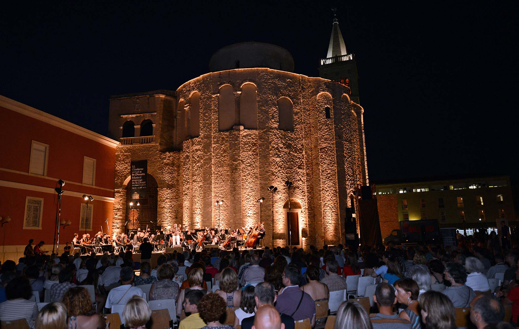 Zadar, 05.07.2012 - Sveèano otvorenje jednog od najstarijih hrvatskih festivala, Meðunarodnog ljetnog glazbenog festivala u Zadru - 52. glazbene veèeri u Sv. Donatu. 
foto FaH/ t