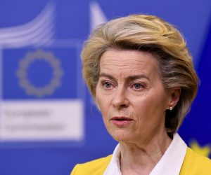 epa09134956 European Commission President Ursula von der Leyen delivers a statement after a college meeting at the EU headquarters in Brussels, Belgium, 14 April 2021.  EPA/JOHN THYS / POOL