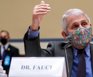 epa09137639 Director of the U.S. National Institute of Allergy and Infectious Diseases (NIAID) Anthony Fauci attends a hearing of the House Select Subcommittee on the Coronavirus Crisis on the Capitol Hill in Washington, DC, USA, 15 April 2021.  EPA/AMR ALFIKY / POOL