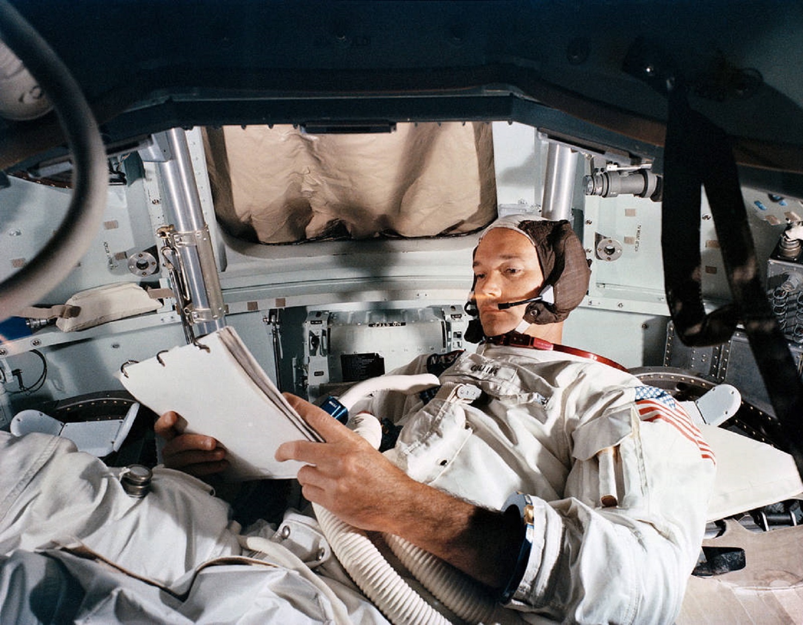 epa09165748 A handout photo made available by the NASA shows Command Module (CM) pilot Michael Collins practices in the CM simulator at Kennedy Space Center, Florida, USA, 19 June 1969 (issued 28 April 2021). The Apollo 11 crew astronaut Michael Collins has died at the age of 90, his familly announced in a statement on 28 April 2021.  EPA/NASA HANDOUT  HANDOUT EDITORIAL USE ONLY/NO SALES