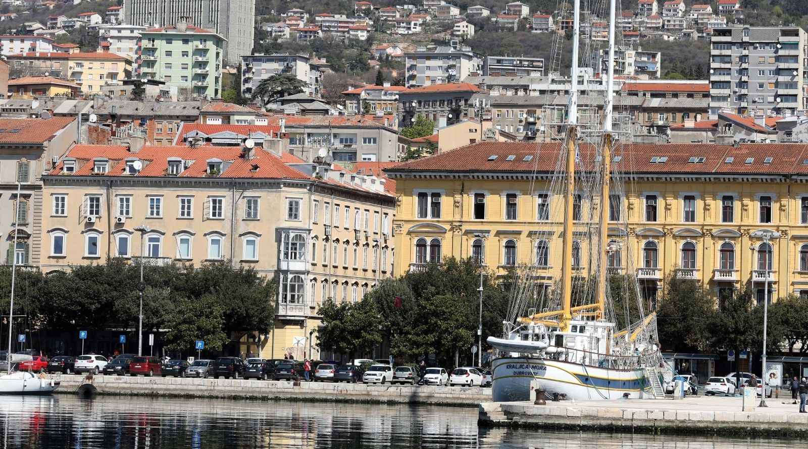 08.04.2021., Rijeka - Luksuzne jahte u rijeckoj luci.
 Photo: Goran Kovacic/PIXSELL