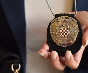 25.09.2020., Sibenik - Znacka kriminalsticke policije.
Photo: Hrvoje Jelavic/PIXSELL