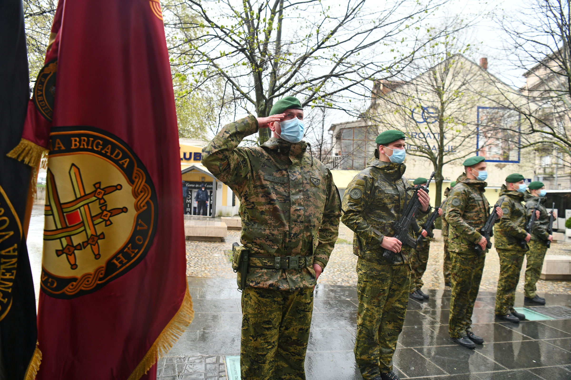 Uz pripadnike Gardijske mehanizirane brigade, ministar Banožić pohvalio je i sve pripadnike Hrvatske vojske za sve ono što čine u svojim misijama i zadaćama | Foto: MORH/T. Brandt