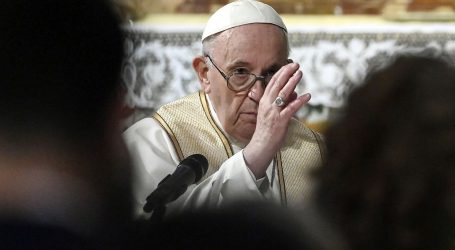Papa na molitvenom maratonu: “Novac za oružje dati istraživanjima pandemija”