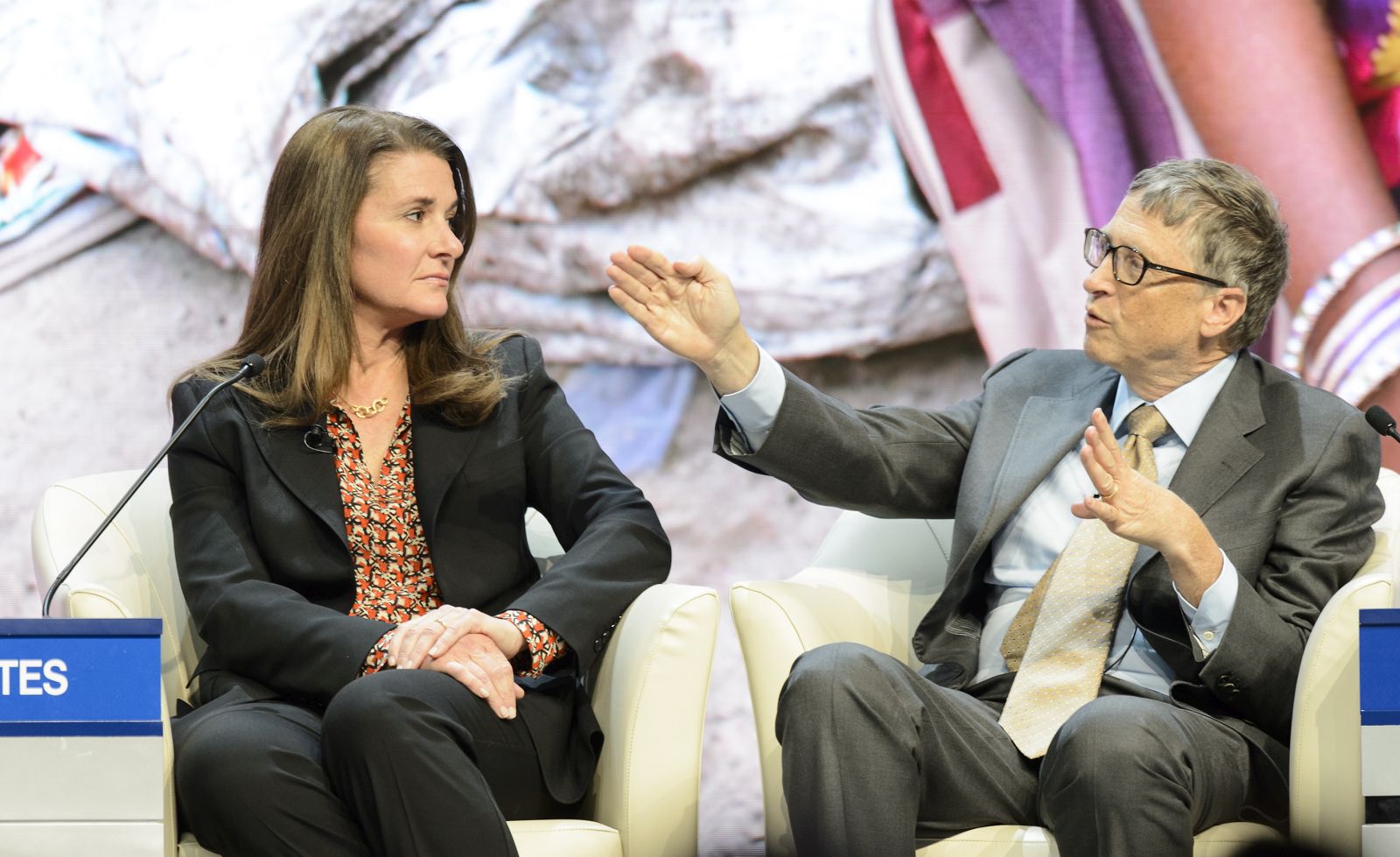 epa09176365 (FILE) - Melinda French Gates, Co-Chair, Bill & Melinda Gates, (L), and William H. Gates III, Co-Chair, Bill & Melinda Gates Foundation, (R), speak during a panel session at the 45th Annual Meeting of the World Economic Forum, WEF, in Davos, Switzerland, 23 January 2015 (reissued 03 May 2021). Bill and Melinda Gates are splitting up after 27 years of marriage, Bill Gates announced on 03 May 2021 in a tweet.  EPA/JEAN-CHRISTOPHE BOTT *** Local Caption *** 51756873
