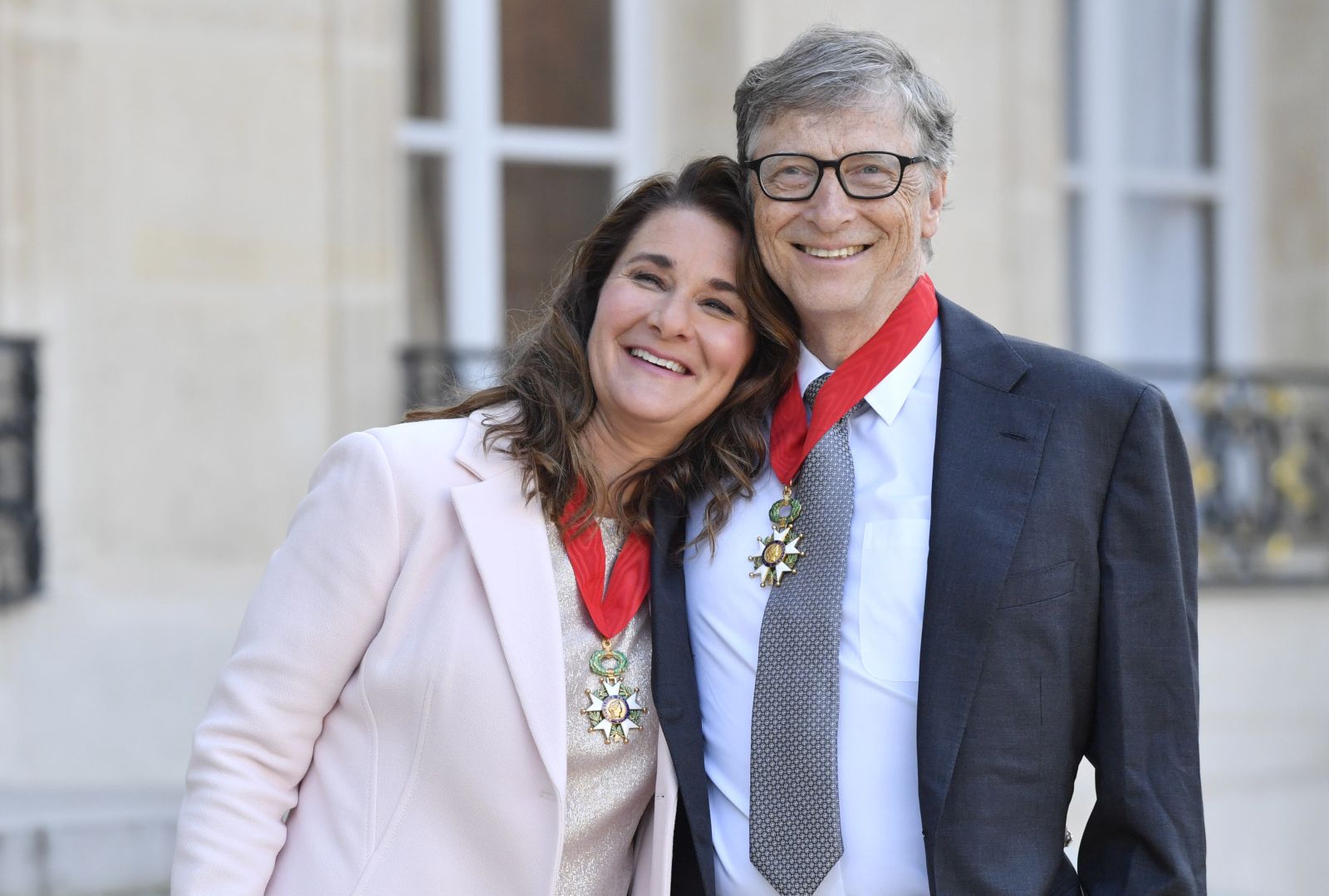 epa09176360 (FILE) - Microsoft co-founder and philanthropist Bill Gates (R) and his wife Melinda Gates (L), Co-Chair of the Bill and Melinda Gates Foundation, leave the Elysee Palace after they received the French Legion of Honor medal, in Paris, France, France, 21 April 2017 (reissued 03 May 2021). Bill and Melinda Gates are splitting up after 27 years of marriage, Bill Gates announced on 03 May 2021 in a tweet.  EPA/JULIEN DE ROSA *** Local Caption *** 53469750