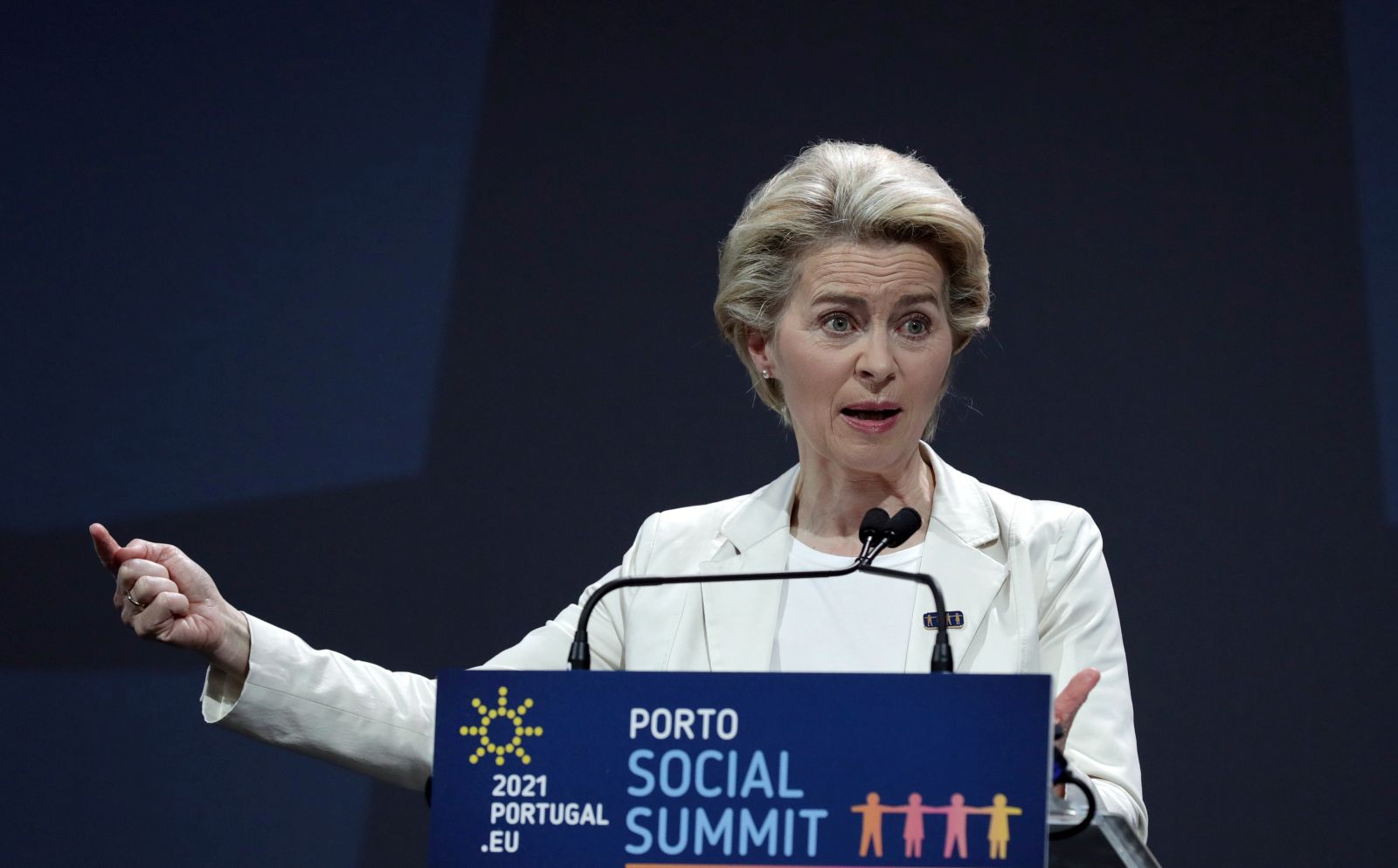 epa09184284 The President of the European Commission, Ursula von der Leyen attends a press conference after the closing session of the Social Summit at Alfândega do Porto, Portugal, 07 May 2021. The meeting takes place during the Portuguese Presidency of the Council of the European Union.  EPA/ESTELA SILVA / POOL