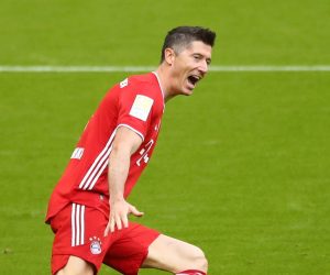 epa09185827 Bayern's Robert Lewandowski celebrates his 1-0 goal during  the German Bundesliga soccer match between FC Bayern Munich and Borussia Moenchengladbach in Munich, Germany, 08 May 2021.  EPA/MATTHIAS SCHRADER / POOL CONDITIONS - ATTENTION: The DFL regulations prohibit any use of photographs as image sequences and/or quasi-video.