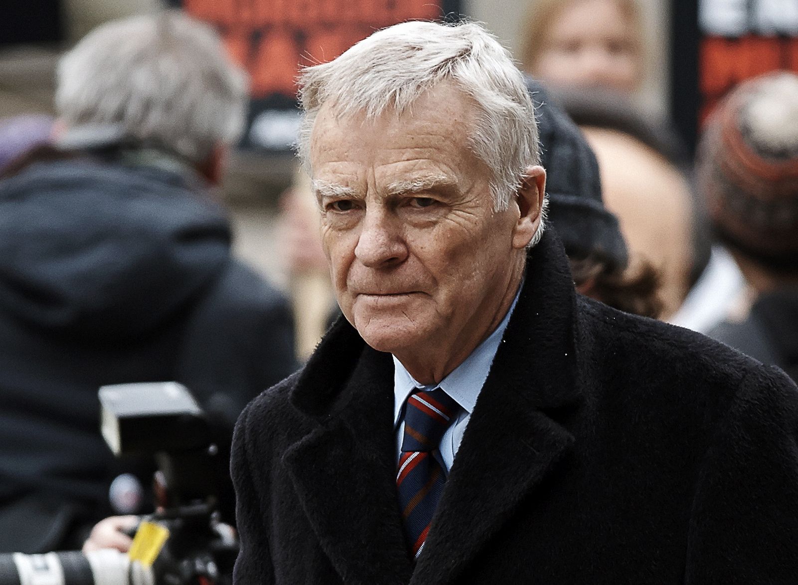 epa09225234 (FILE) - Former FIA President Max Mosley (C) arrives at the Queen Elizabeth II conference center in central London, England on 29 November 2012, re-issued 24 May 2021. Max Mosley, former race driver and long-time FIA (International Automobile Federation) President, has died at the age of 81 as media reports on 24 May 2021.  EPA/KERIM OKTEN