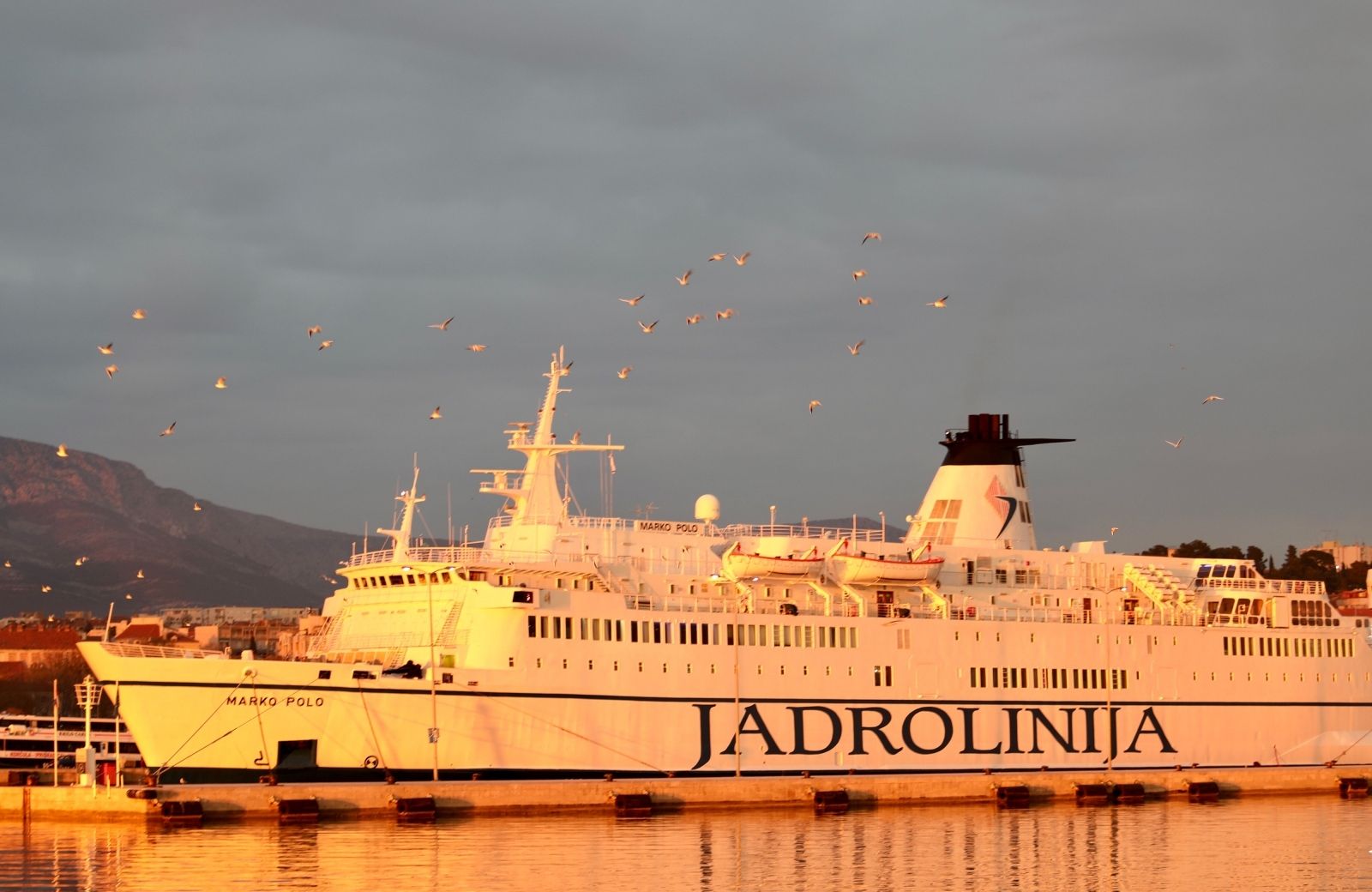 20.02.2021., Split - Jadrolinijin trajekt Marko Polo u gradskoj luci. Photo: Ivo Cagalj/PIXSELL