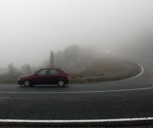 22.10.2013., Gornje Jelenje - Magla i kisa otezavaju promet kroz Gorski kotar.
Photo: Goran Kovacic/PIXSELL