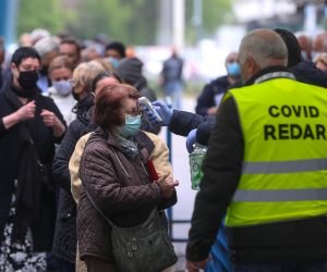 28.04.2021., Zagreb - Guzva na Velesjamu za cijepljenje protiv COVID 19 virusa.Photo:Zeljko Lukunic/PIXSELL
