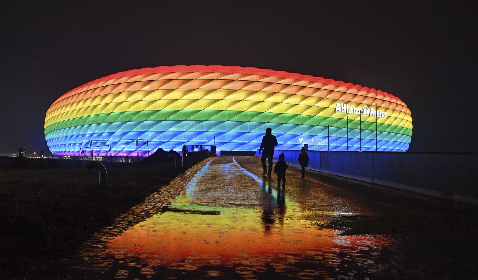 firo: 30.01.2021 football, 1. Bundesliga, season 2020/2021, FC Bayern Munich Muenchen - TSG Hoffenheim 4: 1 Allianz Arena, stadium, of, FC Bayern Munich, lights, in, the, rainbow colors as, sign, for, Tolerance, and, versus, discrimination, depositor, rainbow Photo by: Frank Hoerman/picture-alliance/dpa/AP Images