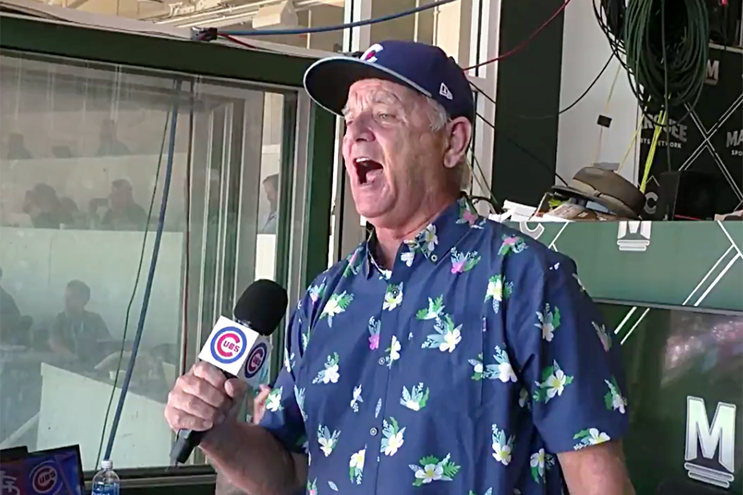 Bill Murray Sings 'Take Me Out to the Ball Game' as He Welcomes Chicago Cubs Fans Back at Wrigley Field
https://twitter.com/Cubs/status/1403457685815808004
