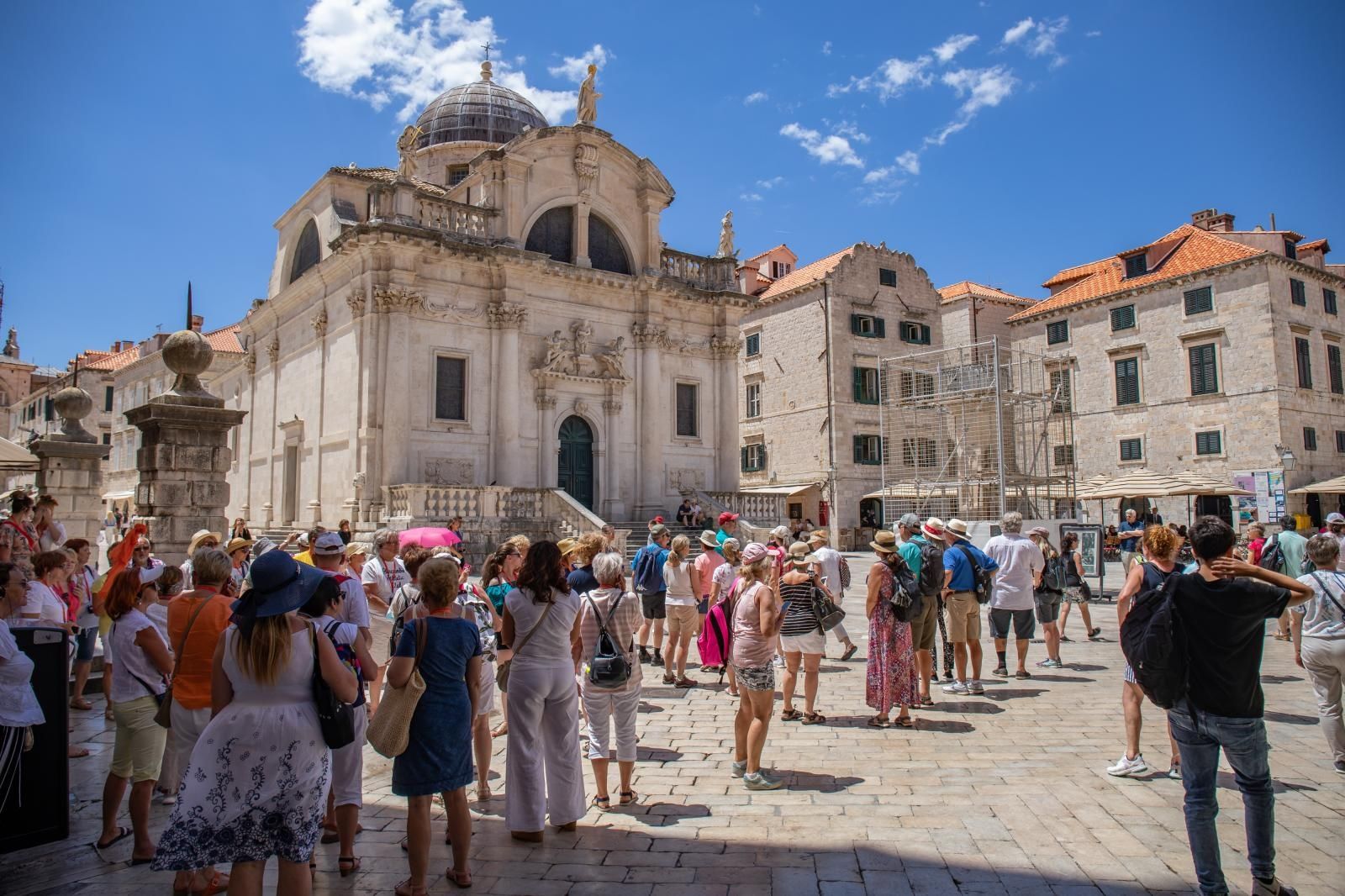15.06.2021., Stara gradska jezgra, Dubrovnik - Sve brojnije grupe gostiju u gradu. Prava sezona pocinje.
Photo: Grgo Jelavic/PIXSELL