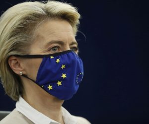 epa09254583 European Commission President Ursula von der Leyen, wearing a face mask, arrives at the European Parliament in Strasbourg, eastern France, 08 June 2021. The European Parliament's headquarters opened for a plenary session after being closed for 15 months due to the COVID-19 pandemic.  EPA/JEAN-FRANCOIS BADIAS / POOL