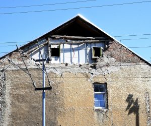 01.06.2021.,Sisak - U gradu je jos uvijek puno kuca na kojima se od prosinackog potresa nista nije radilo.
Photo: Nikola Cutuk/PIXSELL