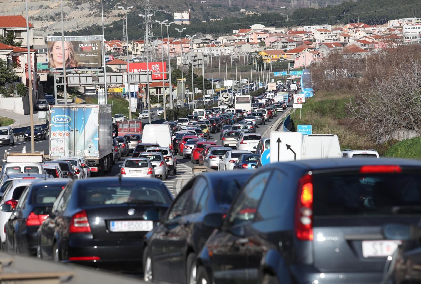 11.02.2021., Split - Velike guzve u prometu stvorile su se zbog zatvaranja brze ceste Solin-Klis zbog ocevida nakon teske prometne nesrece.
Photo: Ivo Cagalj/PIXSELL
