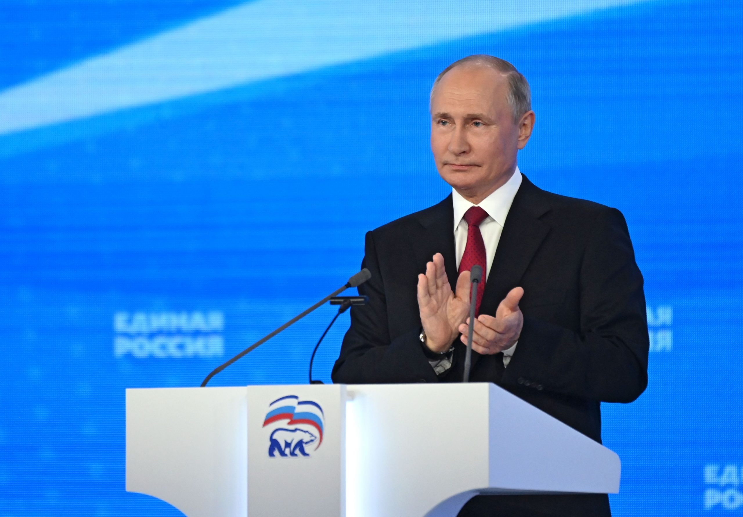 epa09285229 Russian President Vladimir Putin delivers his speech during the United Russia political party annual convention in Moscow, Russia, 19 June 2021. The pro-Kremlin party United Russia is the main ruling political party in the country.  EPA/GRIGORY SYSOYEV / SPUTNIK / KREMLIN POOL MANDATORY CREDIT