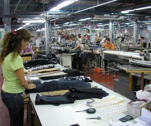 27.09.2009., Varazdin - U tvornici Varteks danas je 2800 zaposlenih, a radnici vecinom imaju minimalne place. Danica Kucar u Varteksu broji 22 godine radnog staza. 
Photo: Mia Horvat/24sata