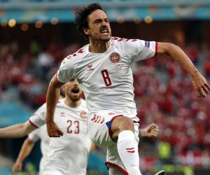 epa09320486 Thomas Delaney of Denmark celebrates scoring the 1-0 during the UEFA EURO 2020 quarter final match between the Czech Republic and Denmark in Baku, Azerbaijan, 03 July 2021.  EPA/Valentin Ogirenko / POOL (RESTRICTIONS: For editorial news reporting purposes only. Images must appear as still images and must not emulate match action video footage. Photographs published in online publications shall have an interval of at least 20 seconds between the posting.)