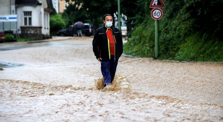 Obilna kiša na sjeveru i jugu Italije uzrokovala poplave, hitne službe zaprimile stotine poziva