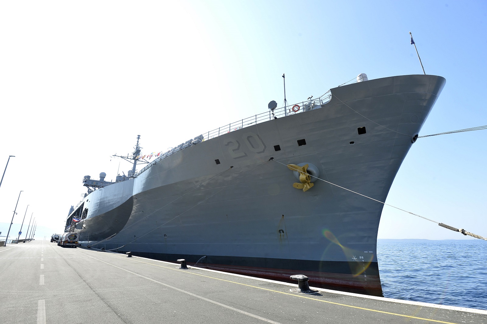 Split, 31.07.2021 -  U splitskoj luci vezao se brod amerièke 6. flote USS Mount Whitney. foto HINA/ Mario STRMOTIÆ/ ik