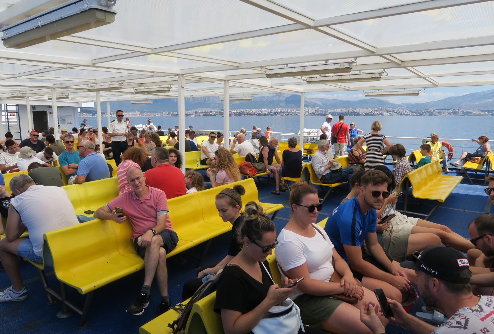 01.07.2020., Split - Trajekt na liniji Split-Supetar s povecanim brojem putnika, uglavnom turista.
Photo: Ivo Cagalj/PIXSELL